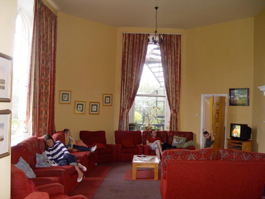 Killarney International Hostel Экстерьер фото